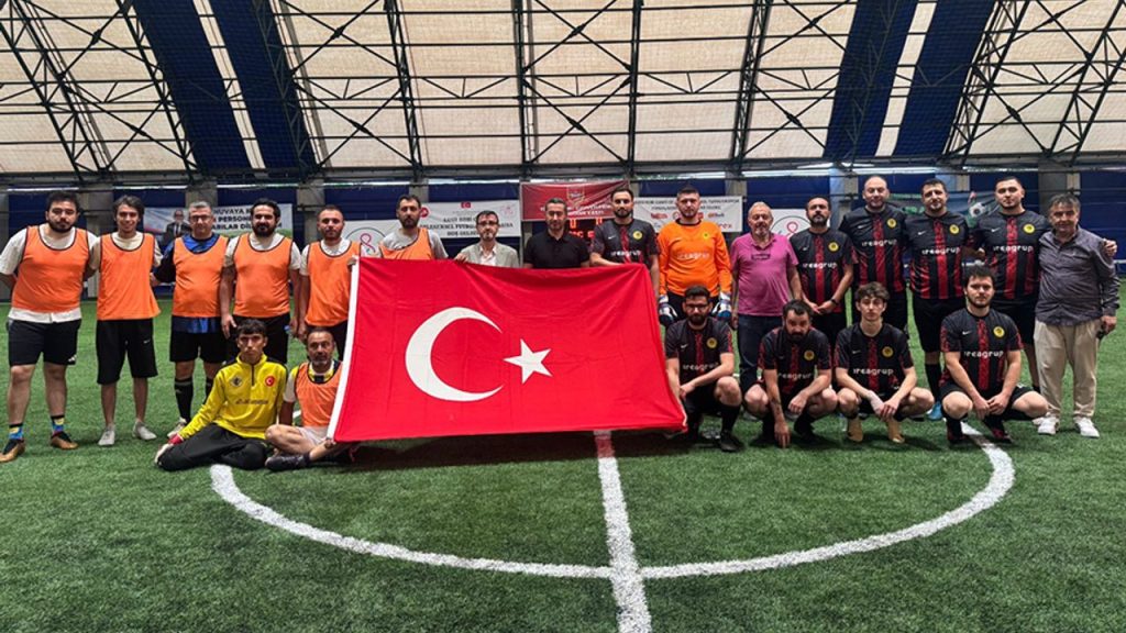 Odunpazarı’nda çalışan gençlik yeşil sahada mücadele etti