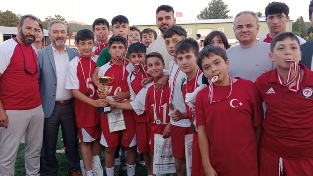 Çorum’da “Camiler Arası Futbol Turnuvası”nda kupa sahibini buldu