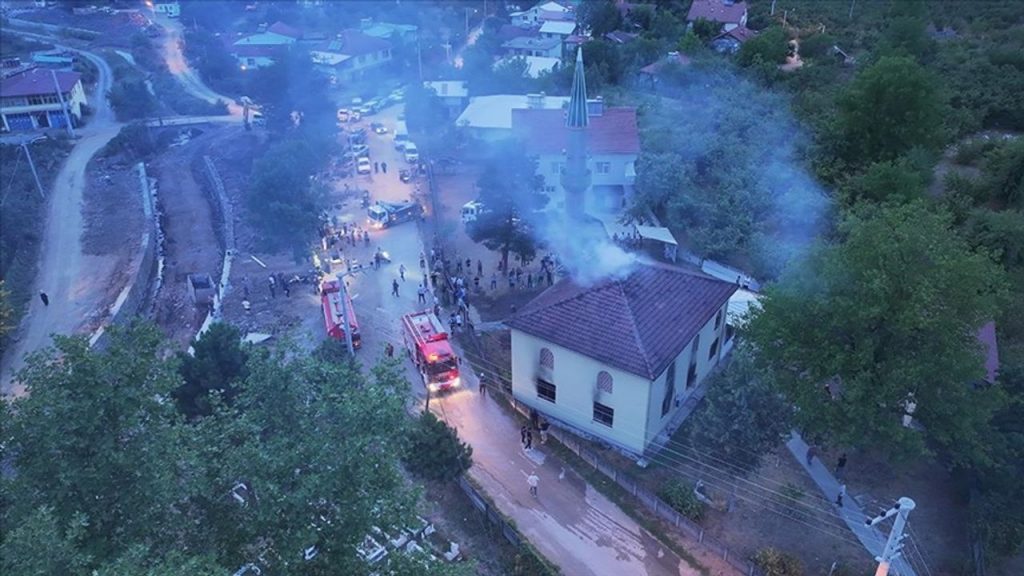 Düzce’de bir camide yangın çıktı