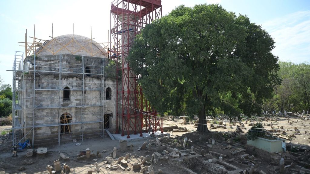 Edirne’de yalı camisi özelliğindeki Evliya Kasımpaşa Camii’nin onarımı sürüyor