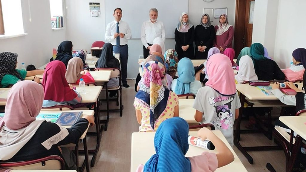 Kaymakam Ermiş’ten Kur’an öğrenen çocuklara ziyaret