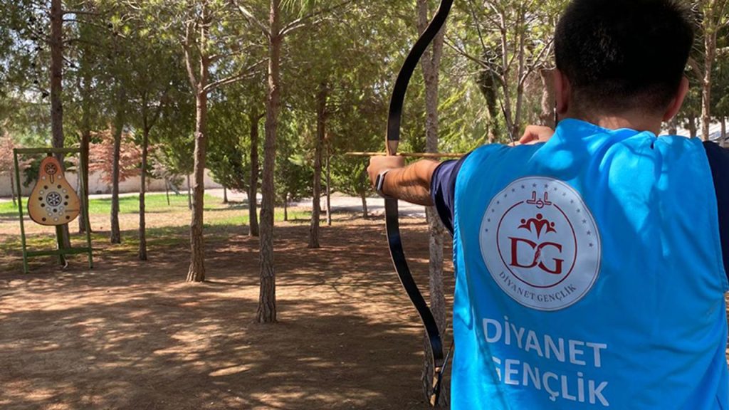 Üniversite Kulüp ve Topluluk Başkanları Mersin’de kampa girdi