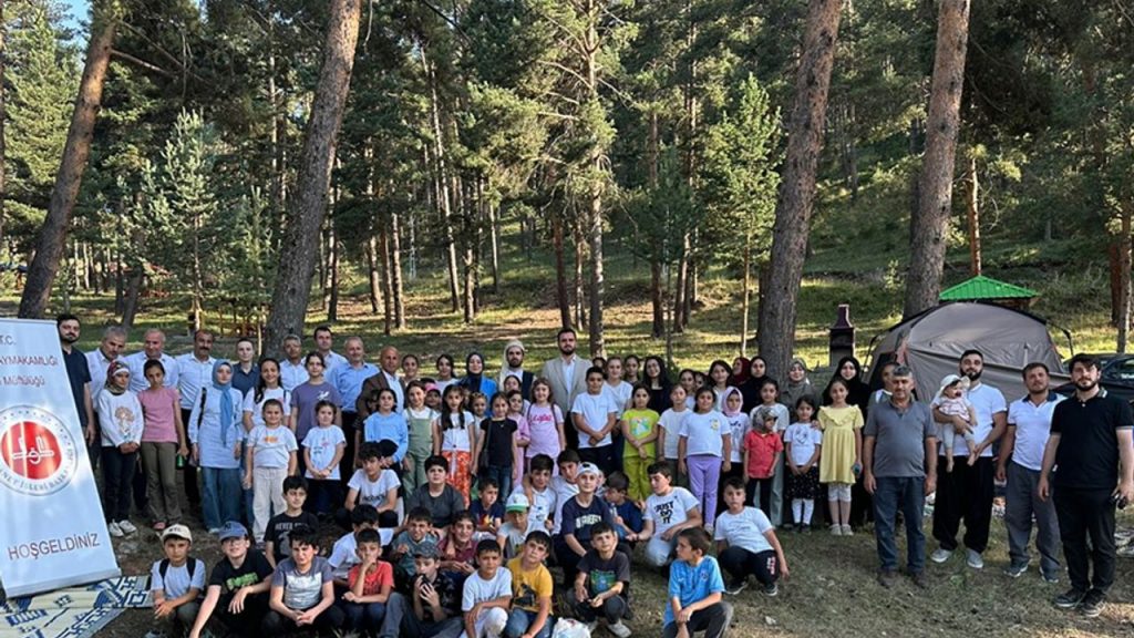 Olur’da yaz Kur’an kursu öğrencileri piknikte buluştu