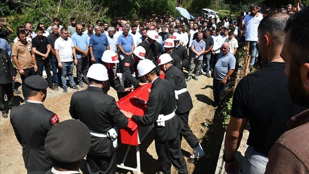 Şehit Uzman Çavuş Selami Acımaz, Samsun’da son yolculuğuna uğurlandı