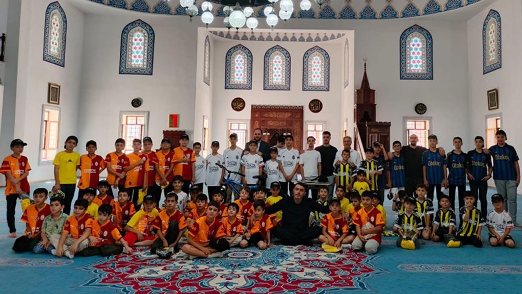 Tatvan’da Yaz Kur’an Kursu bilgi yarışmasında ödüller verildi