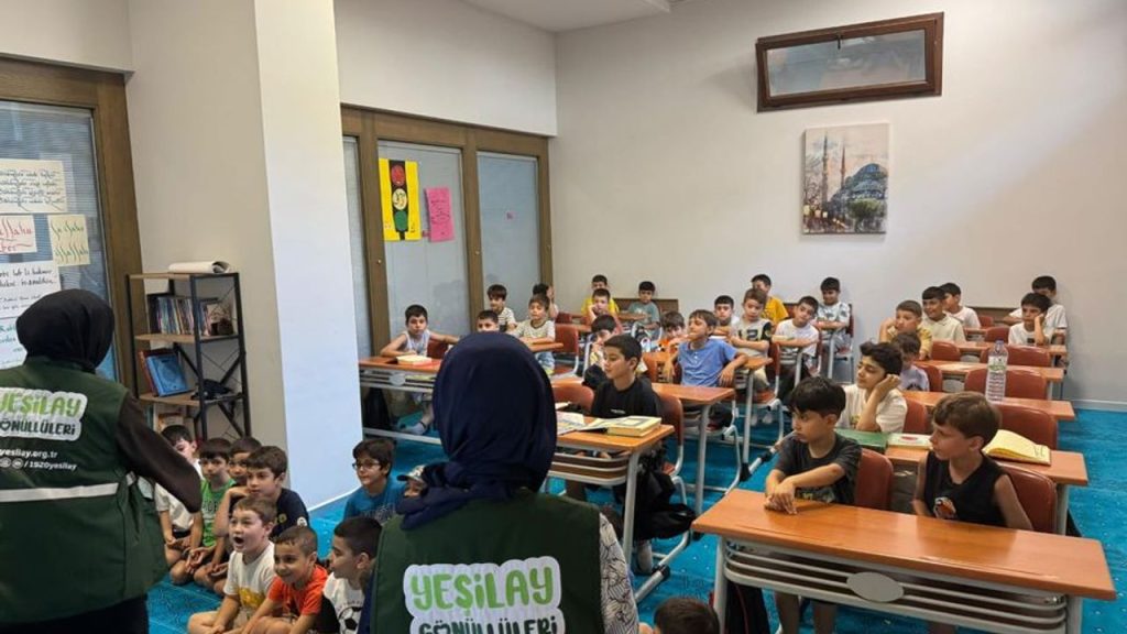 Üsküdar’da öğrencilere Yeşilay bilgilendirmesi – Diyanet Haber