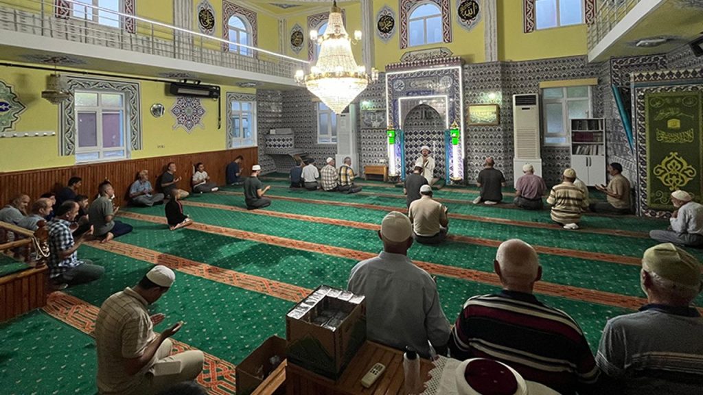 Yakakent’te sabah namazı buluşmaları sürüyor