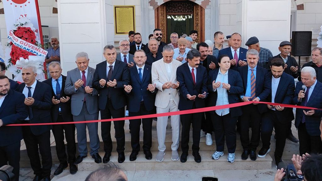 Besni’de Dr. Necip Öztürk Camii dualarla açıldı