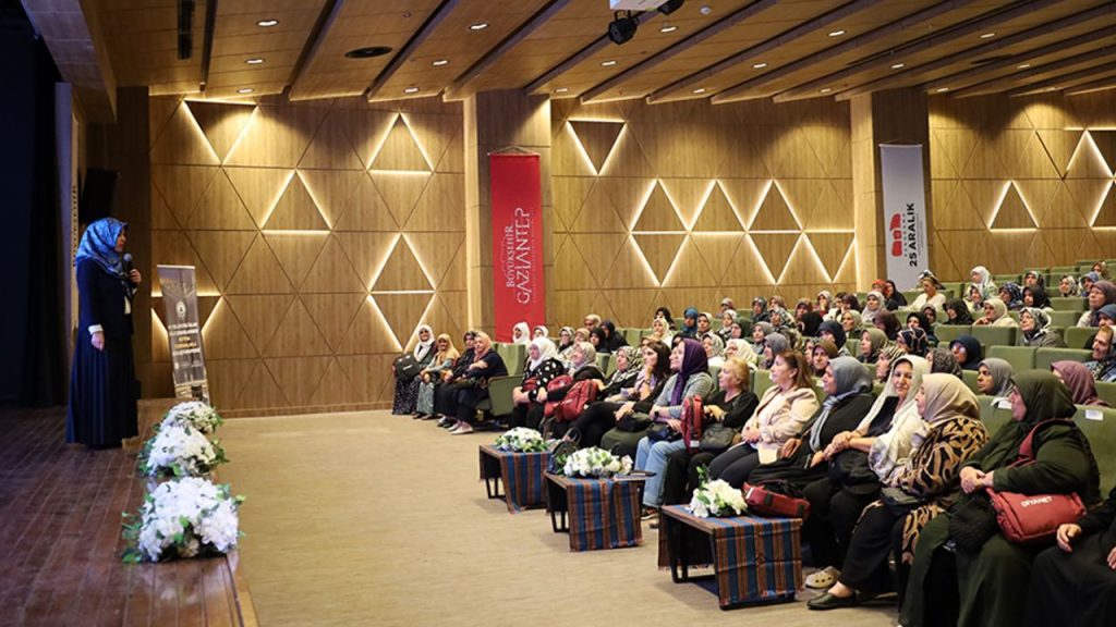 Gaziantep’te 41 yıllık evli çiftler, umreye hazırlanıyor
