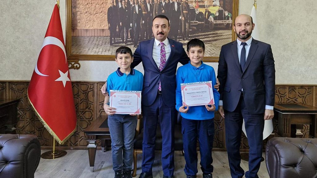 Çelikhan’da dereceye giren öğrenciler ödüllendirildi