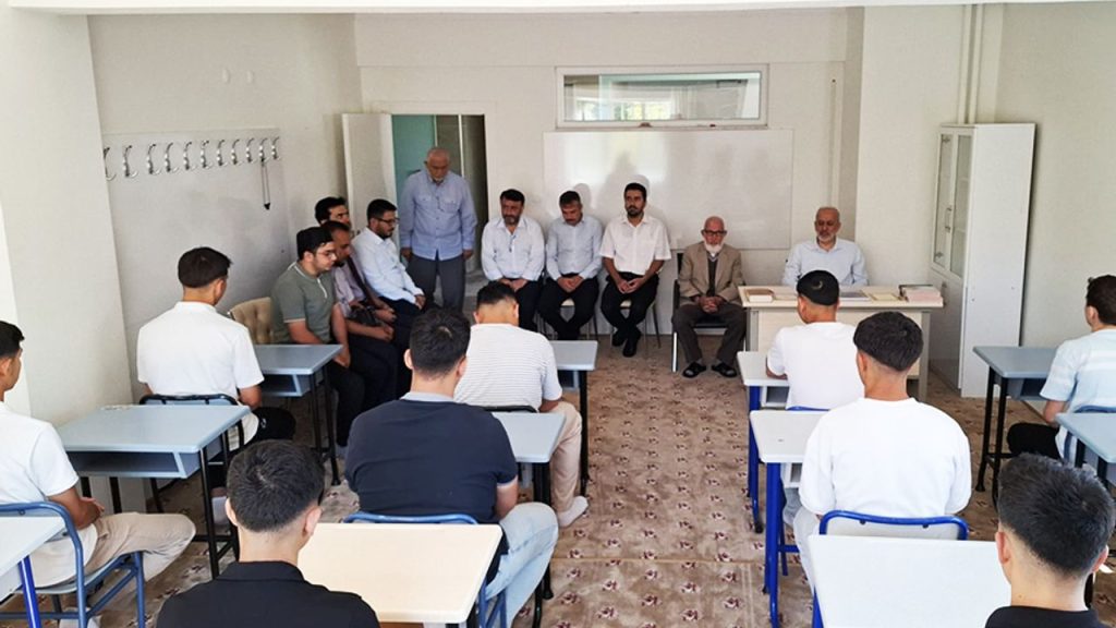 Isparta’da gençler Kur’an anlama programına başladı
