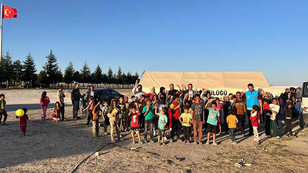 Niğde’de çadır kentteki çocuklar unutulmadı