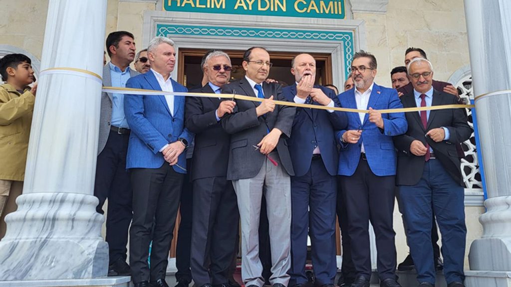 Sapanca’da Halim Aydın Camii dualarla açıldı