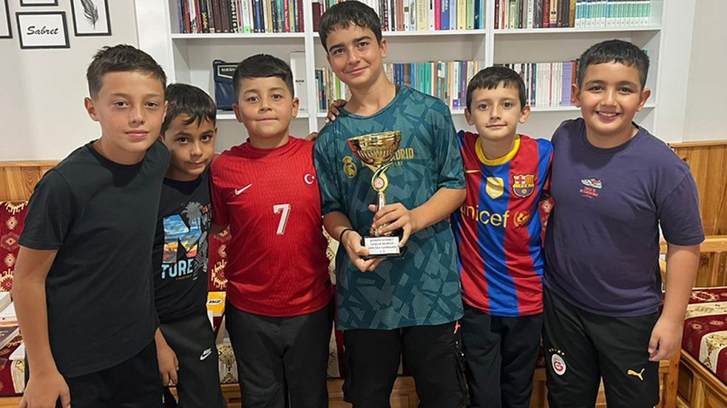 Şefaatli’de gençlerden Filistin’e anlamlı destek