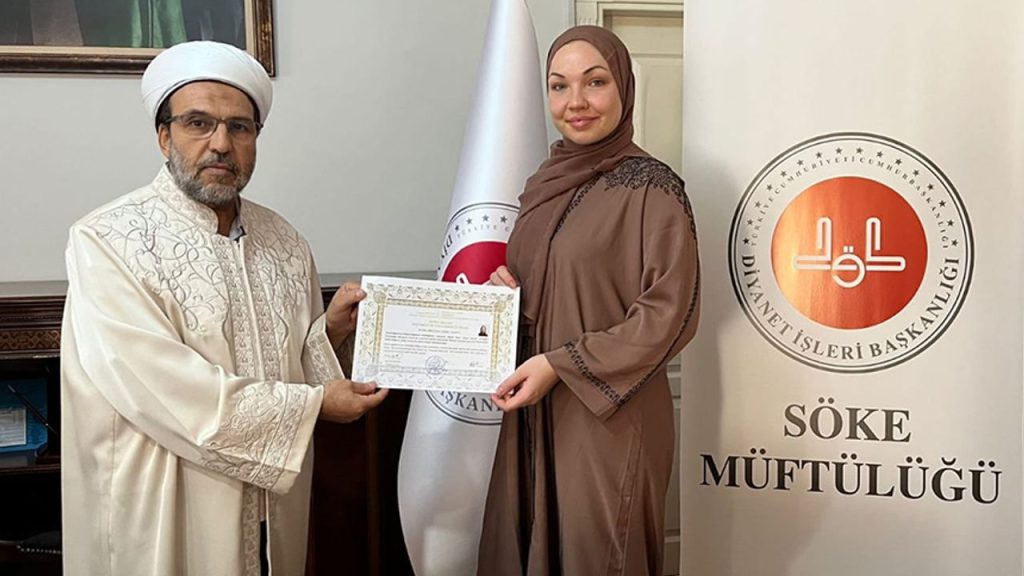 Hollanda vatandaşı Beverly, Söke’de Müslüman oldu