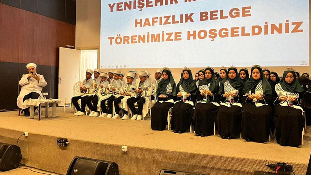 Yenişehir’de hafızlar belge aldı – Diyanet Haber