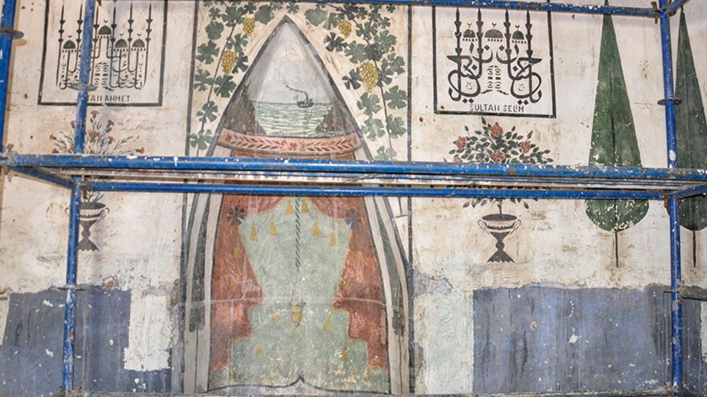 İzmir Lübbey’deki tarihi cami onarılıyor