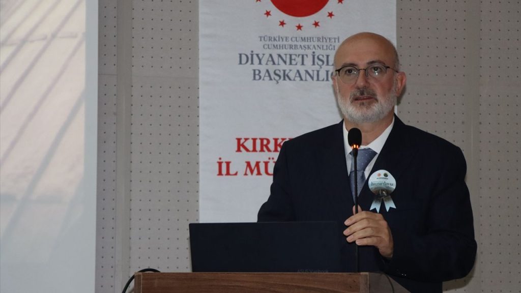 Doç. Dr. Kaan: Camiler, manevi hayatımızın merkezidir