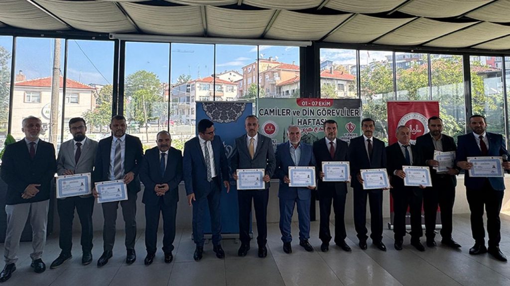 Alaplı'da 70 din görevlisi ödüllendirildi