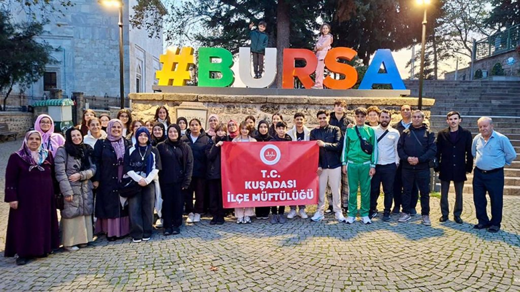 Kuşadası’ndan gençler manevi geziye çıktı