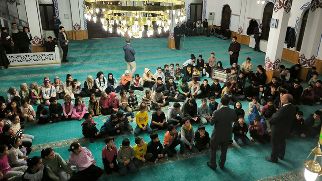 Doğanşehir’de çocuklar camide buluştu – Diyanet Haber