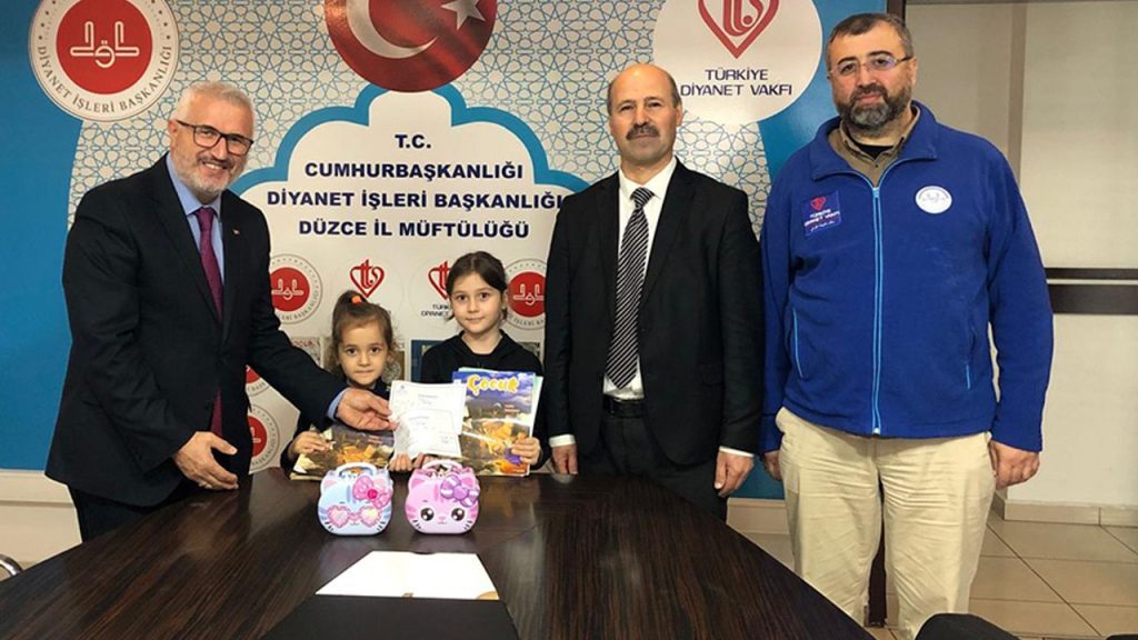 Düzceli miniklerden Gazze’ye destek – Diyanet Haber