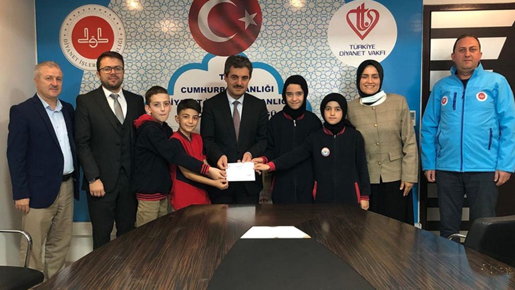 Ortaokulu öğrencilerinden Filistin’e destek – Diyanet Haber