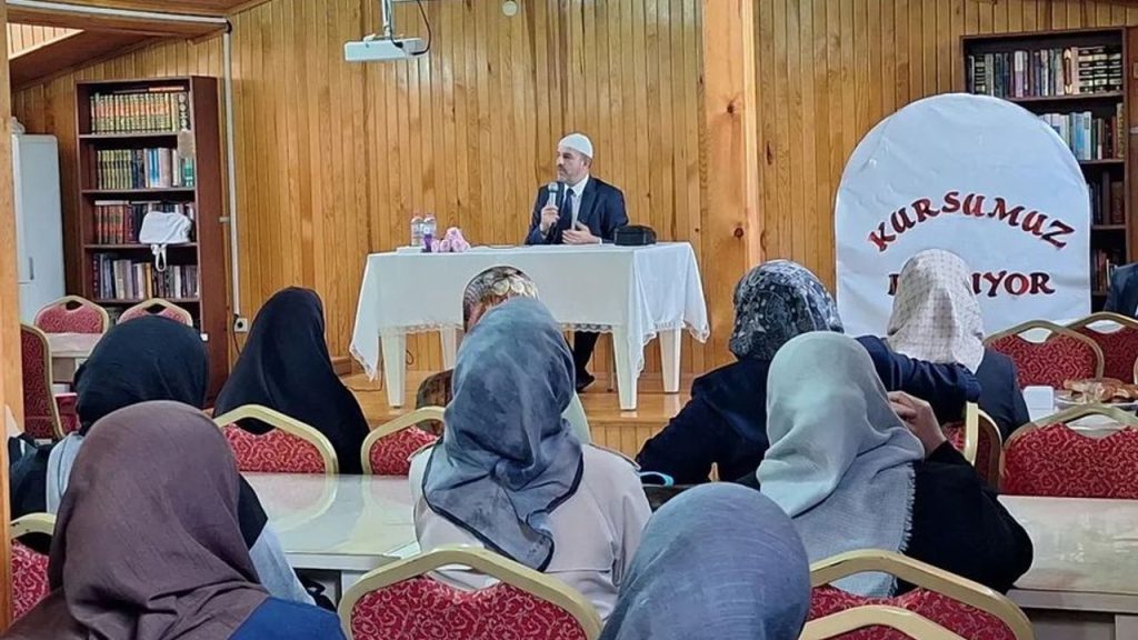 Esenler’de bağımlılıkla mücadele semineri – Diyanet Haber