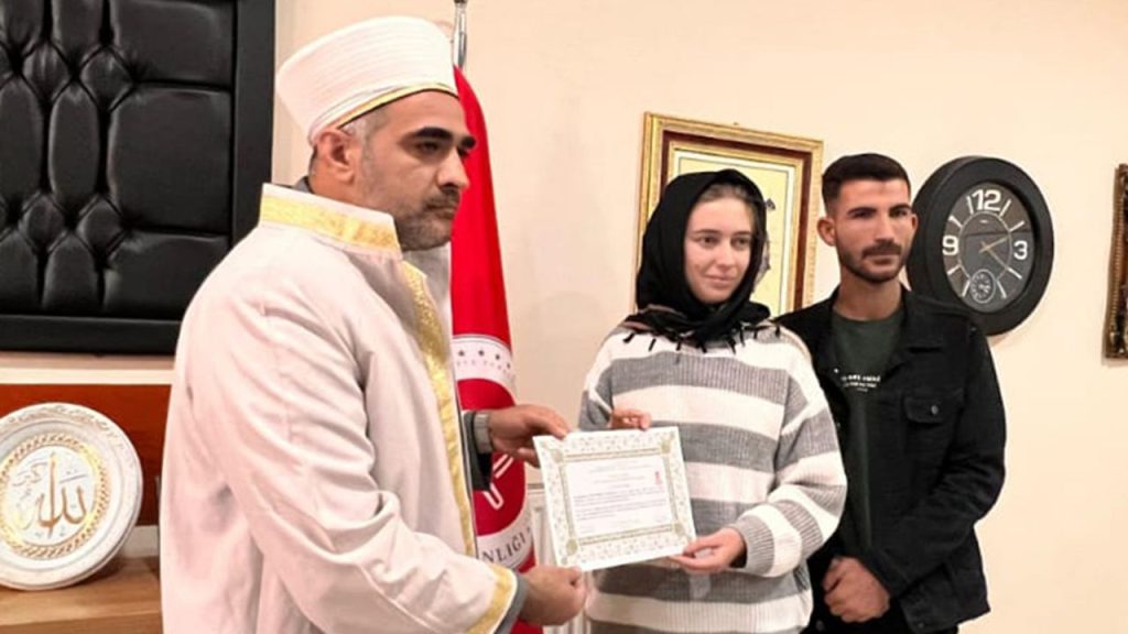 Rusyalı Suldania Yüksekova’da Müslüman oldu
