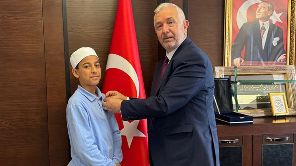 Türkiye üçüncüsü hafız ödüllendirildi – Diyanet Haber