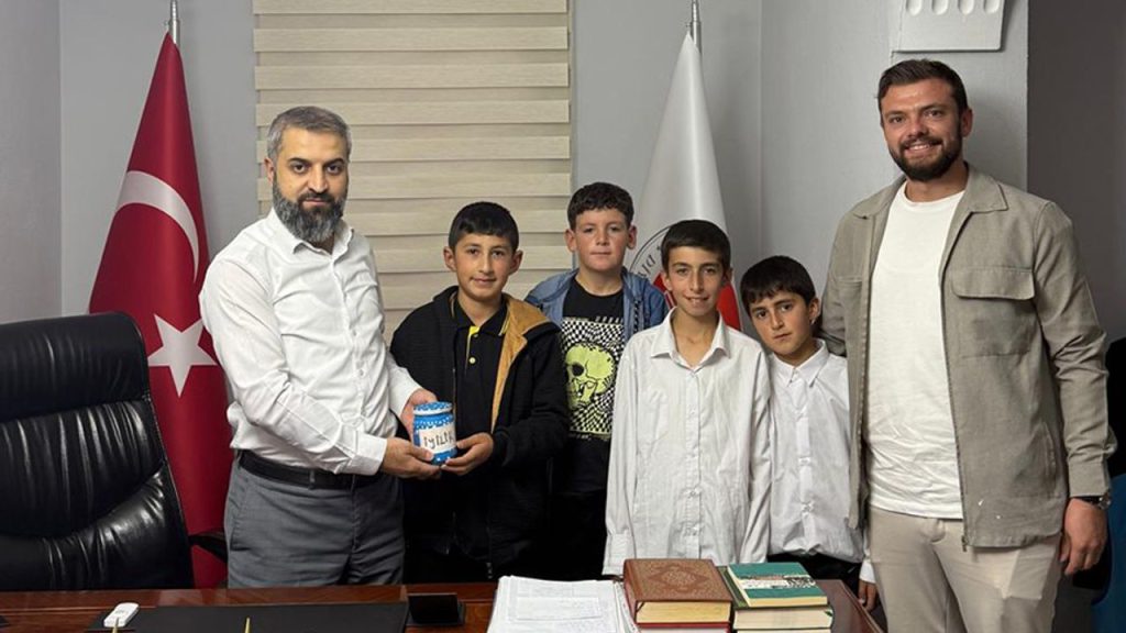 Tekmanlı öğrencilerden Gazze’ye destek – Diyanet Haber