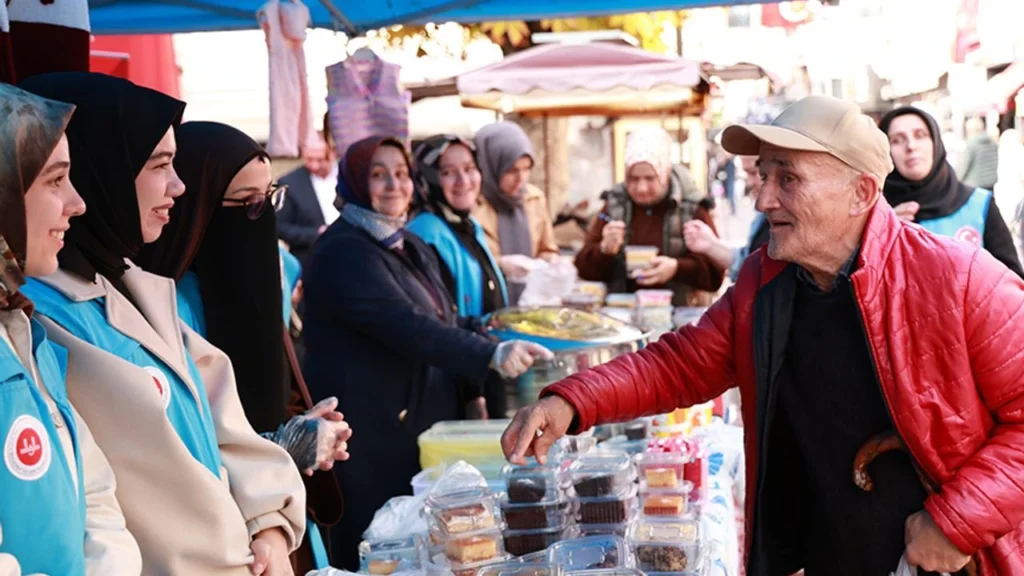81 ilde kurulan hayır çarşılarıyla Gazze’ye 192 milyon yardım toplandı